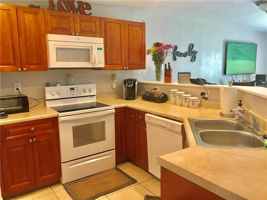 9130 Chambers Street, Unit 9130 Tamarac, FL 33321 - Photo 9 of 34 Photo 10