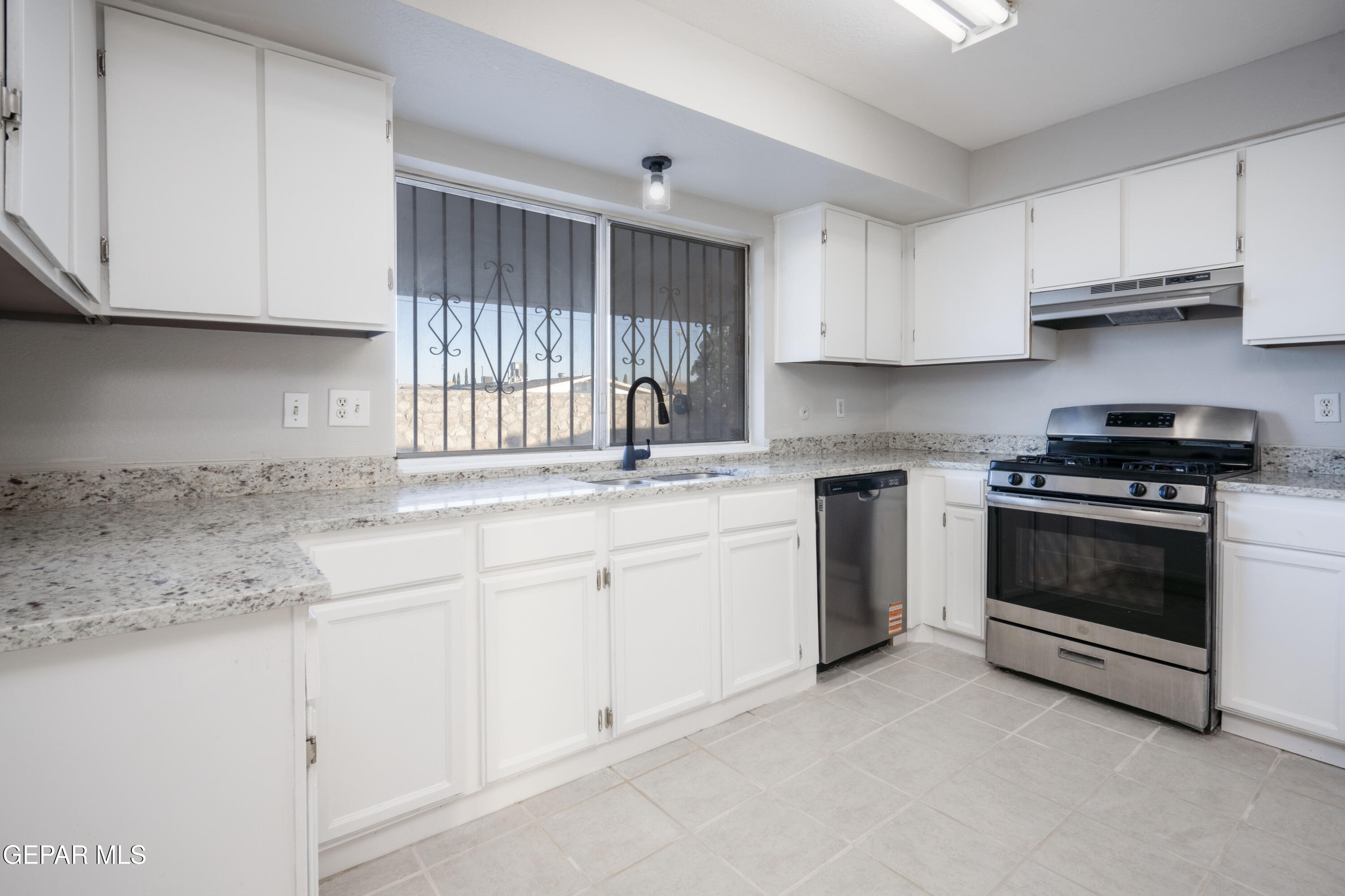 10428 Sigma Street El Paso, TX 79924 - Photo 6 of 20 DSC09233