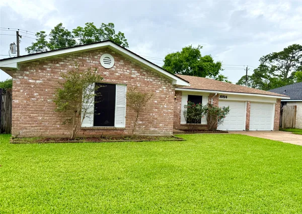 $1,825 | 16814 David Glen Drive, Friendswood, TX 77546