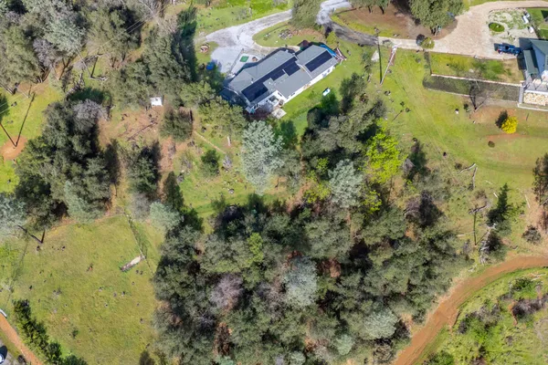 $370,000 | 14364 Sundown Drive, Redding, CA 96003