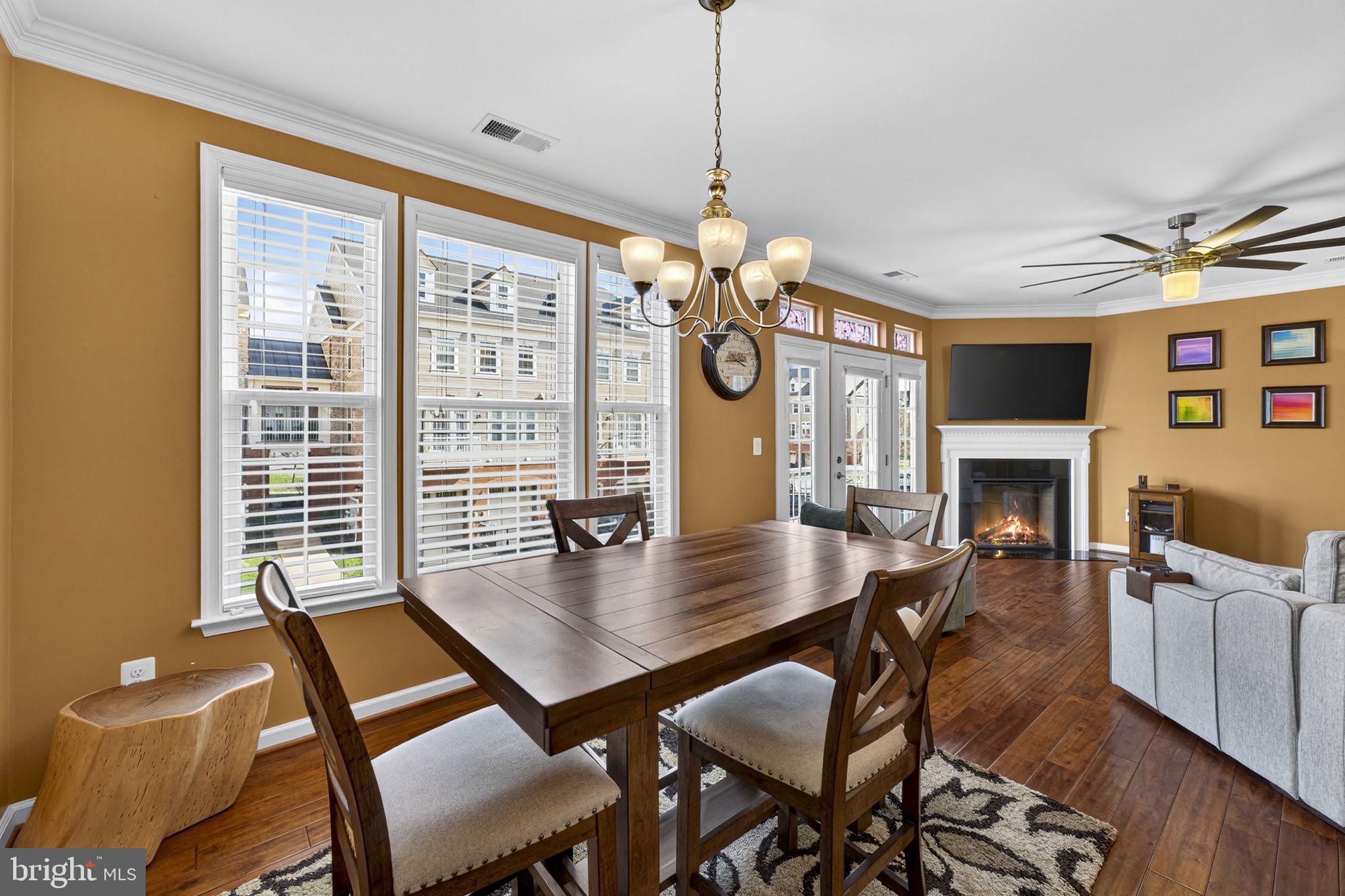 42553 Sunset Ridge Square Ashburn, VA 20148 - Photo 22 of 51 Dining room