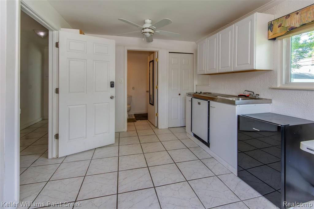 26312 Five Mile Road Redford, MI 48239 - Photo 24 of 46