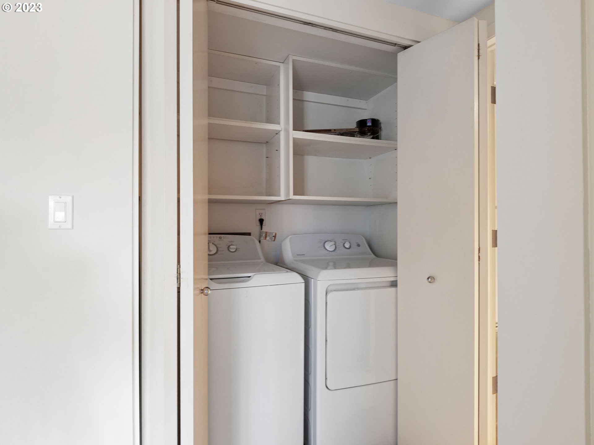 6665 West Burnside Road, Unit 424 Portland, OR 97225 - Photo 11 of 35 Laundry