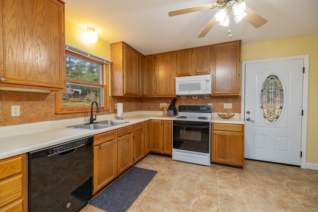 4298 Traffic Road Victoria, VA 23974 - Photo 9 of 30 Gallery Image 9