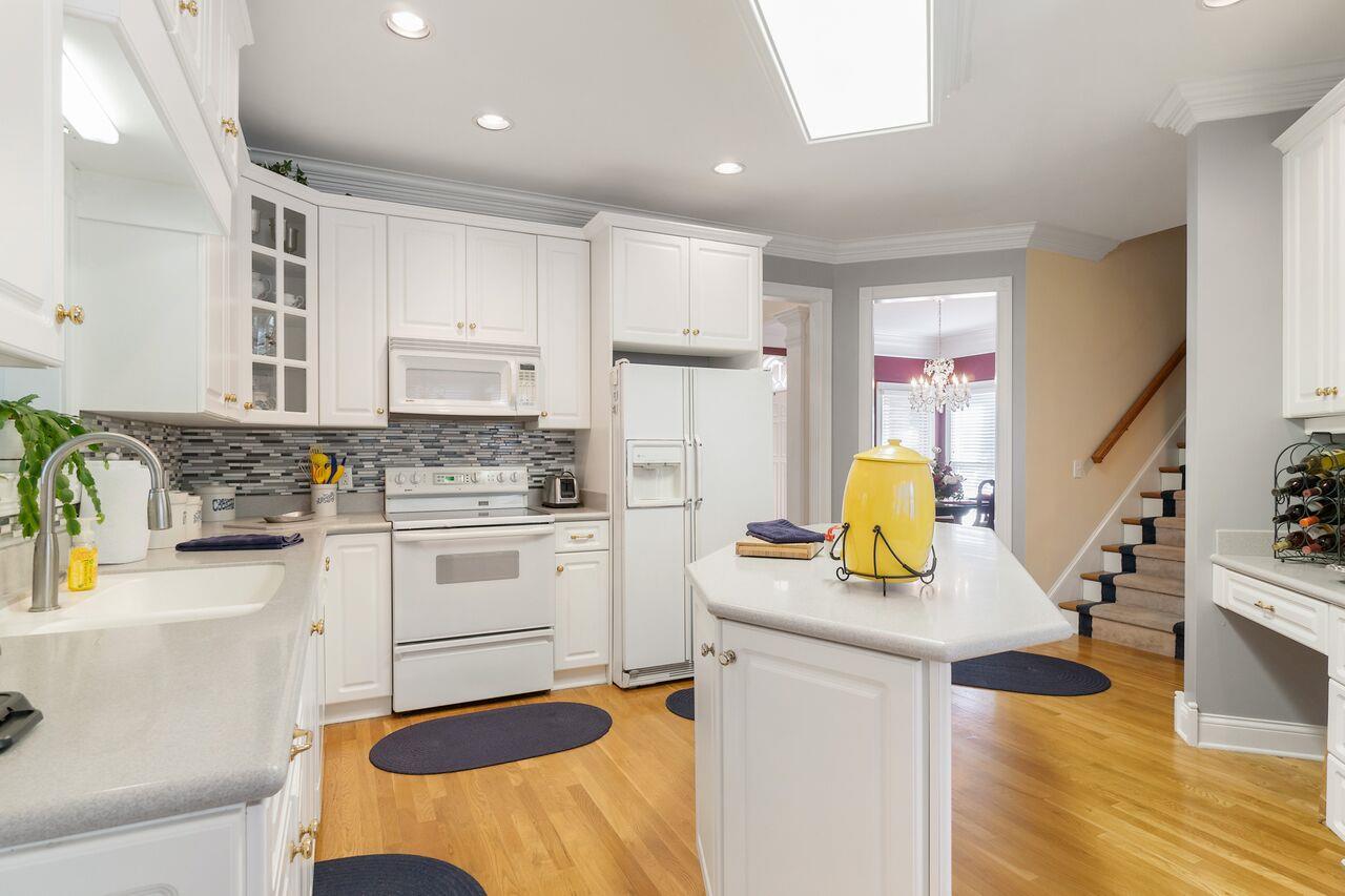 3340 Legacy Drive Springfield, TN 37172 - Photo 12 of 22 Plenty of workspace with corian counter tops
