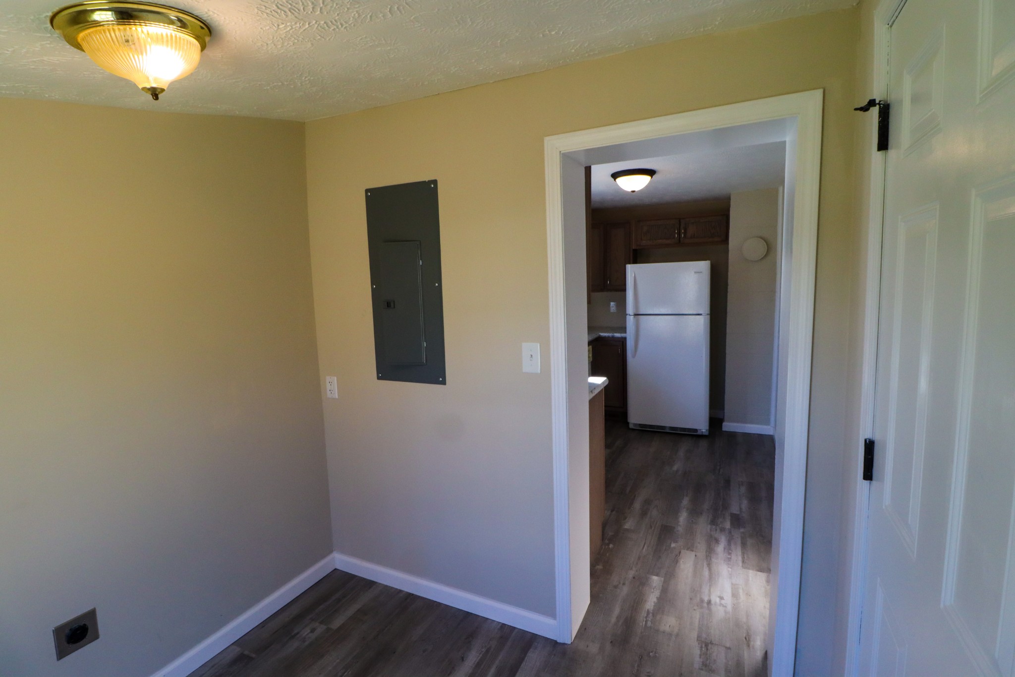 275 Telegraph Street Tennessee Ridge, TN 37178 - Photo 20 of 24 a view of a livingroom with wooden floor