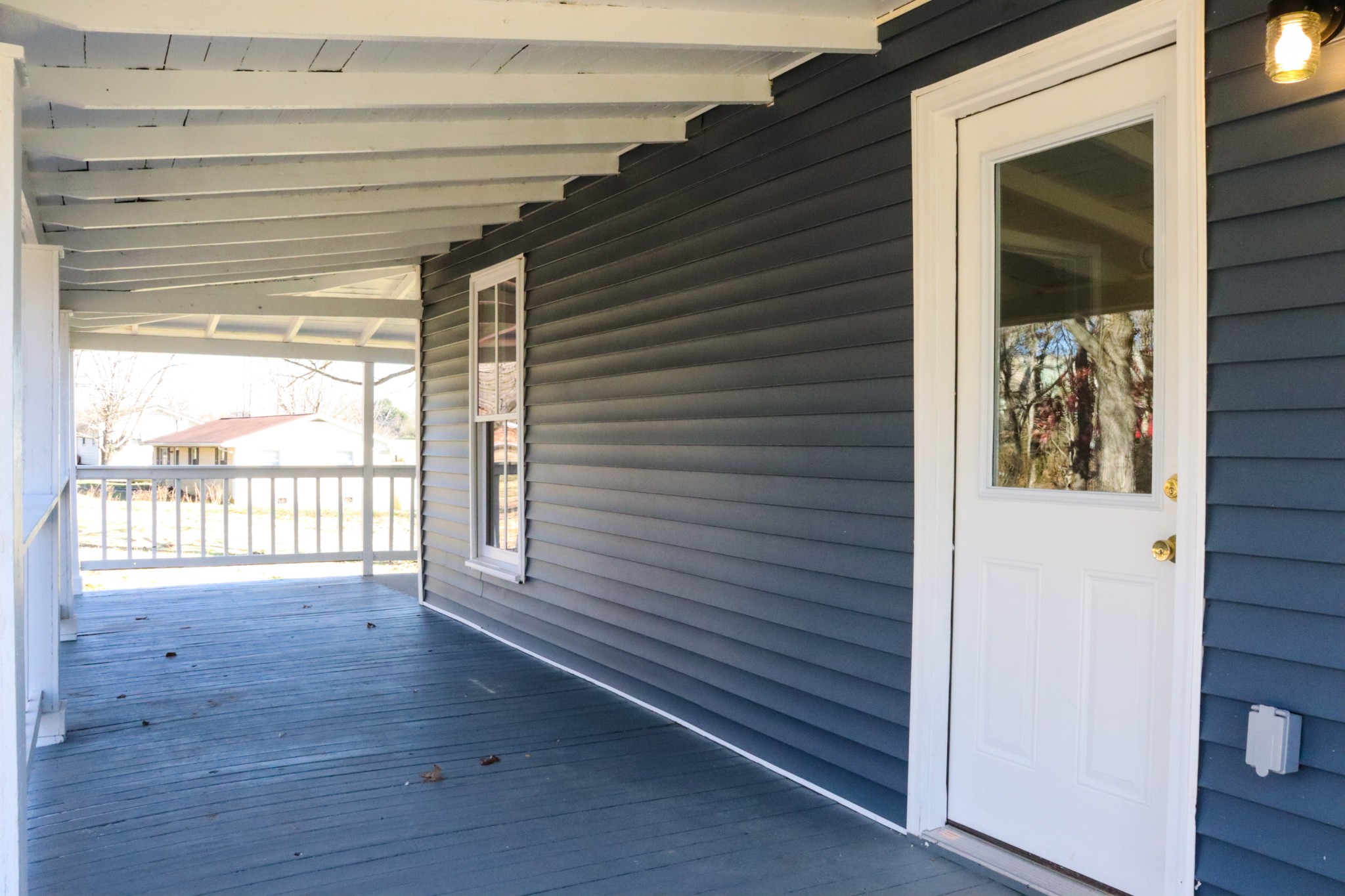 275 Telegraph Street Tennessee Ridge, TN 37178 - Photo 5 of 24 a view of an empty room and window