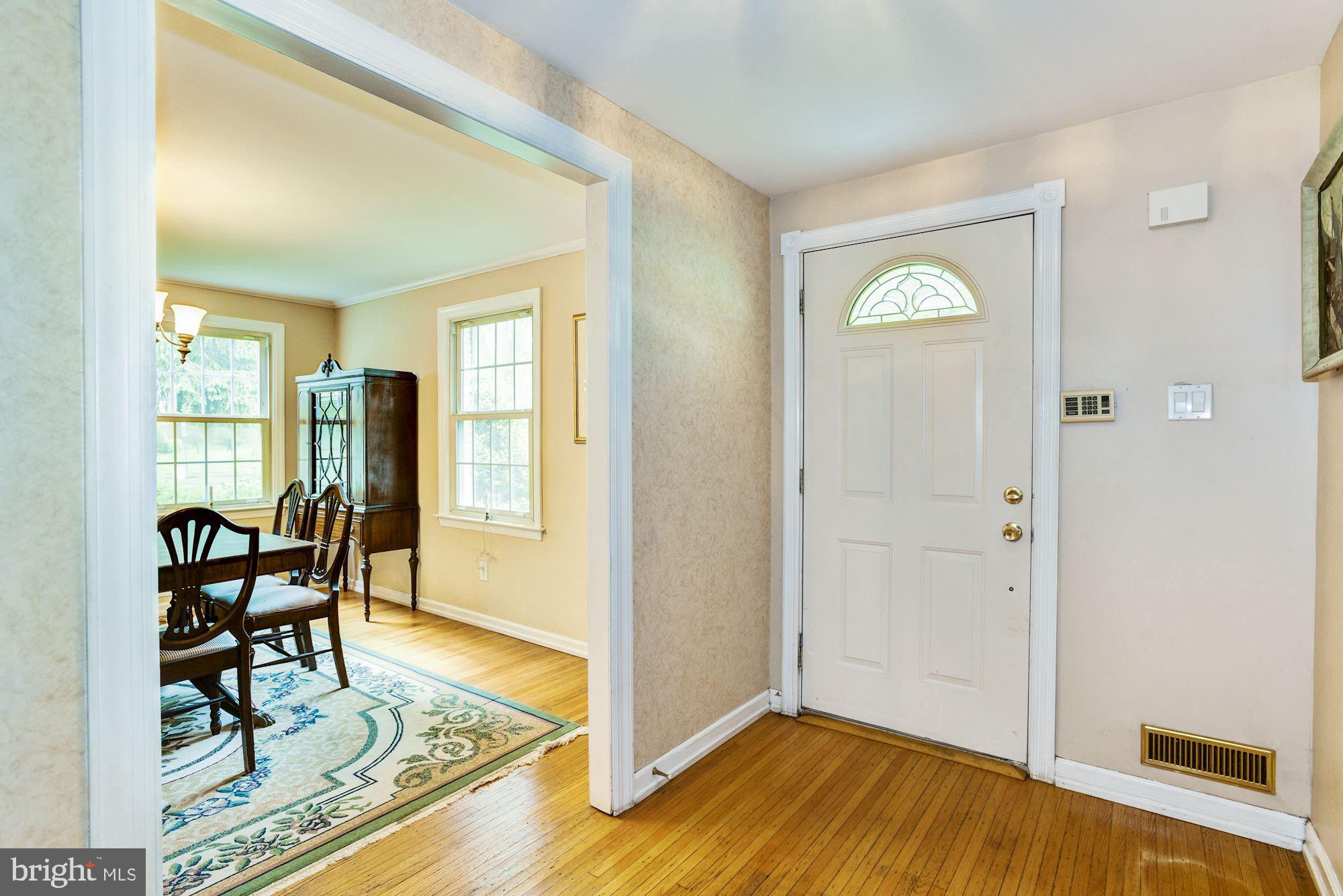 550 Covered Bridge Road Cherry Hill, NJ 08034 - Photo 3 of 40
