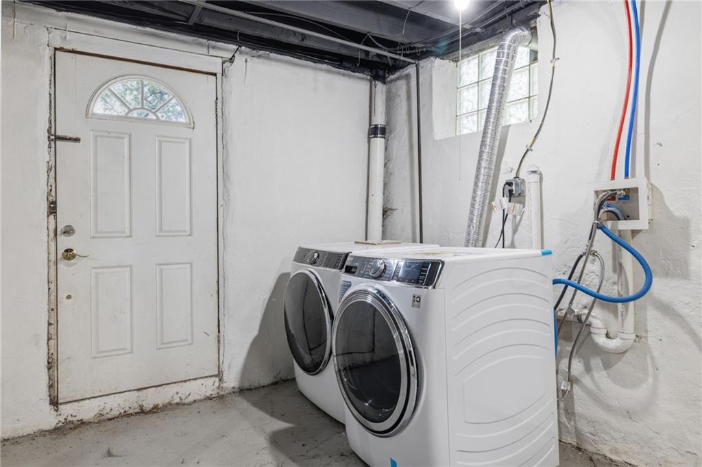 2961 Ruthwood Avenue Pittsburgh, PA 15227 - Photo 23 of 29 a utility room with dryer and washer