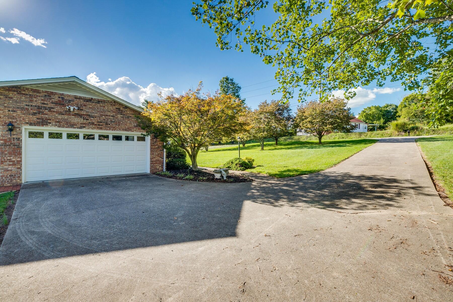 761 Harbor Springs Road Kingsport, TN 37664 - Photo 13 of 95 761 Harbor Springs pic 13