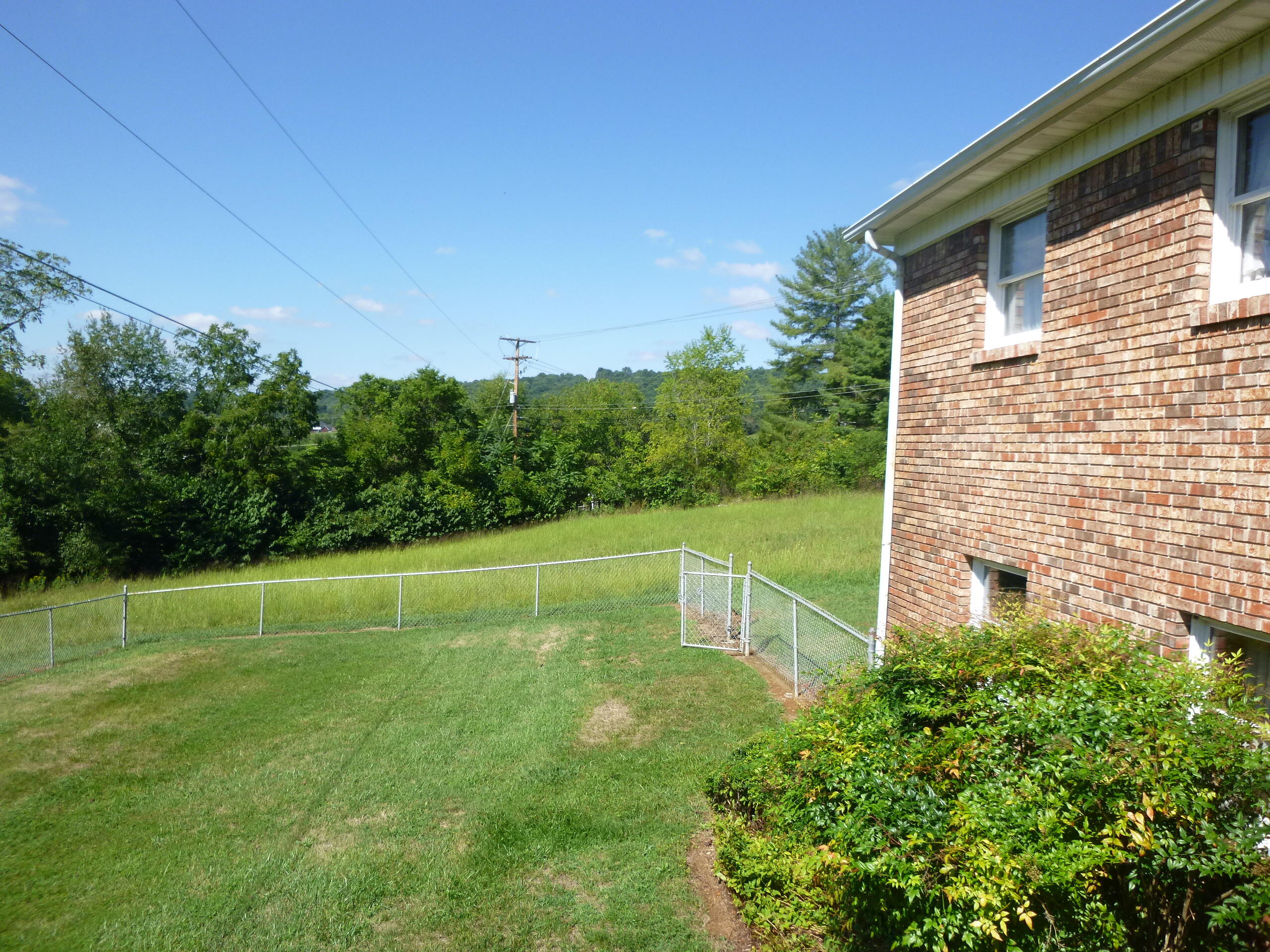 761 Harbor Springs Road Kingsport, TN 37664 - Photo 32 of 95 761 Harbor Springs pic 32