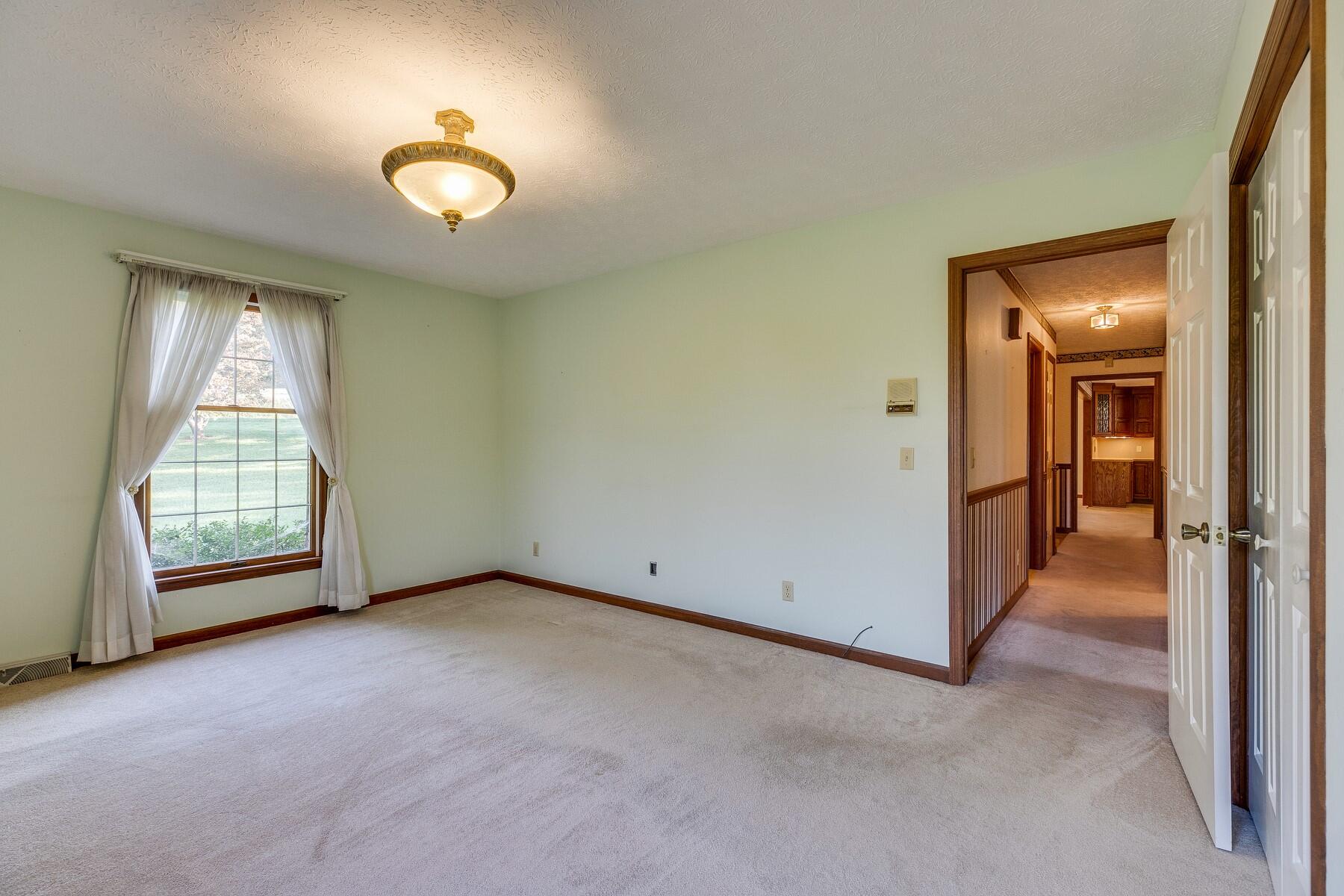 761 Harbor Springs Road Kingsport, TN 37664 - Photo 48 of 95 761 Harbor Springs pic 48