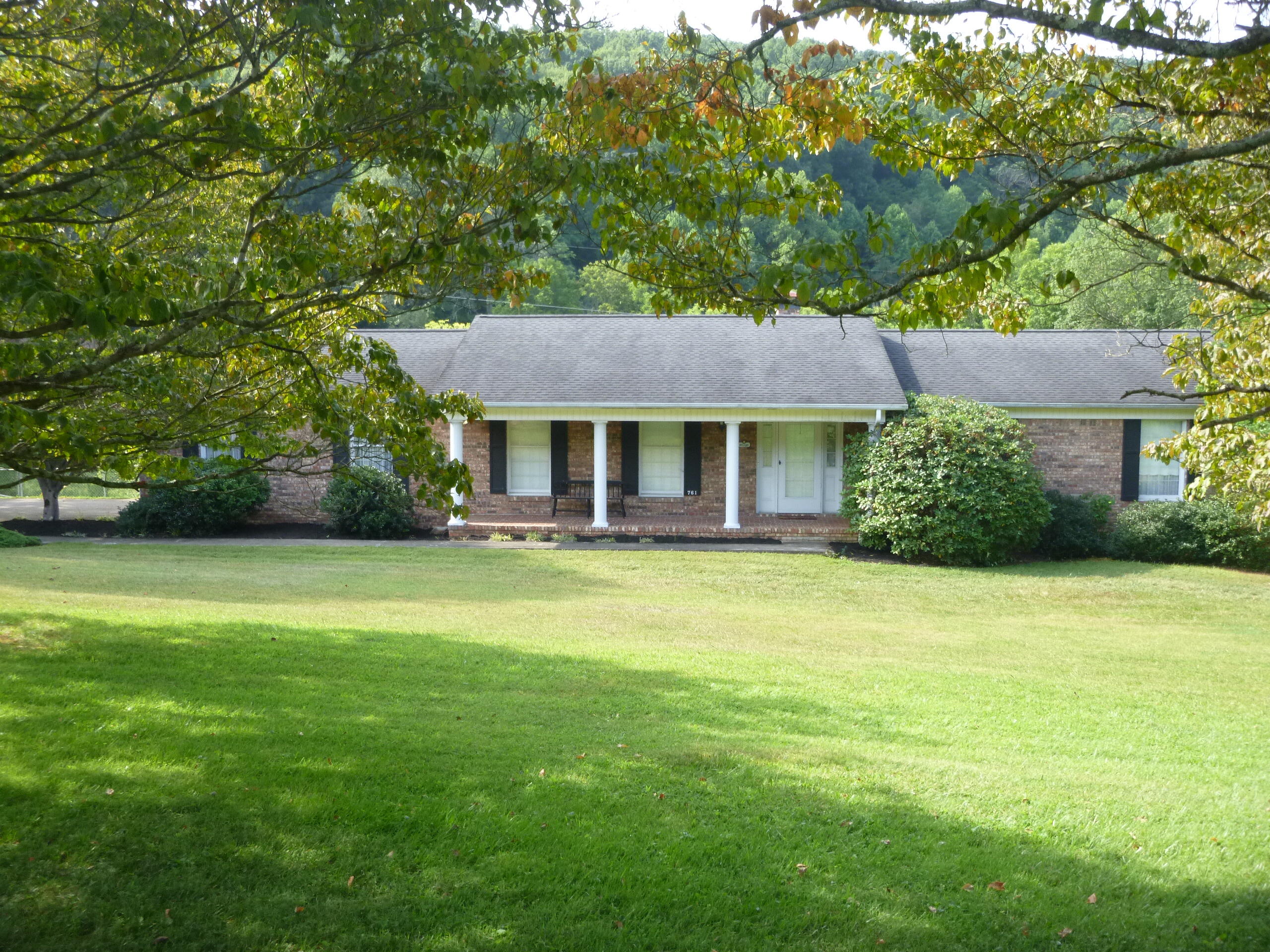 761 Harbor Springs Road Kingsport, TN 37664 - Photo 7 of 95 761 Harbor Springs pic 7