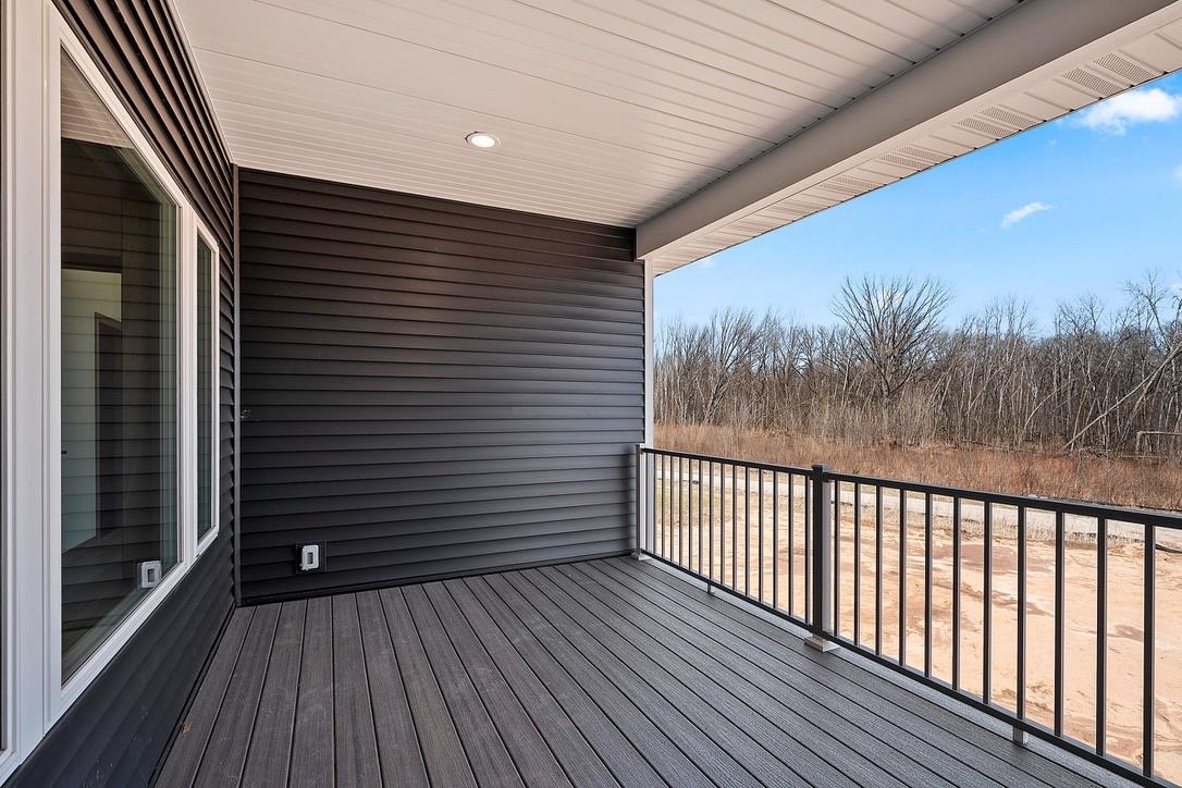 4001 Antwerp Avenue, Unit 6 Howard, WI 54313 - Photo 11 of 49