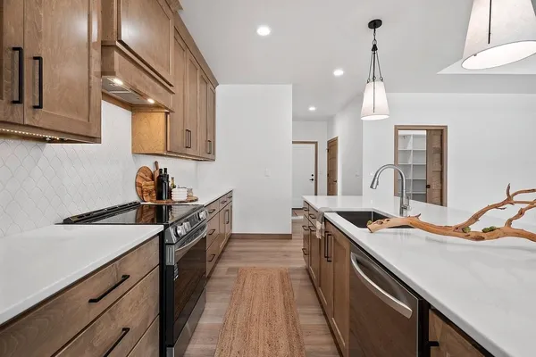 $544,000 | 4001 Antwerp Avenue, Unit 6, Howard, WI 54313