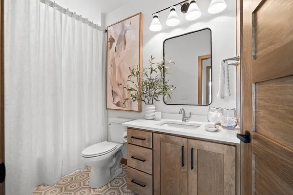 $544,000 | 4001 Antwerp Avenue, Unit 6, Howard, WI 54313