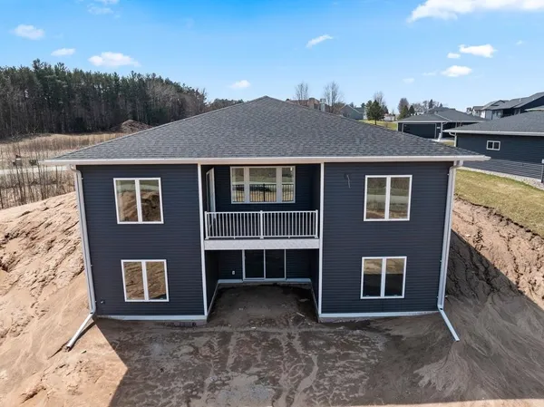 $544,000 | 4001 Antwerp Avenue, Unit 6, Howard, WI 54313