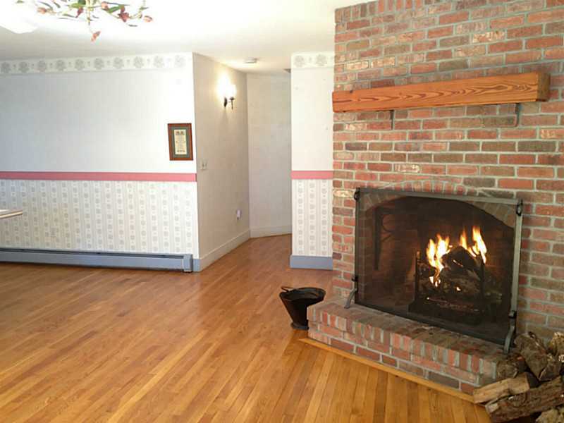 3358 Post Road South Kingstown, RI 02879 - Photo 6 of 9 Den/Family/Great Room.