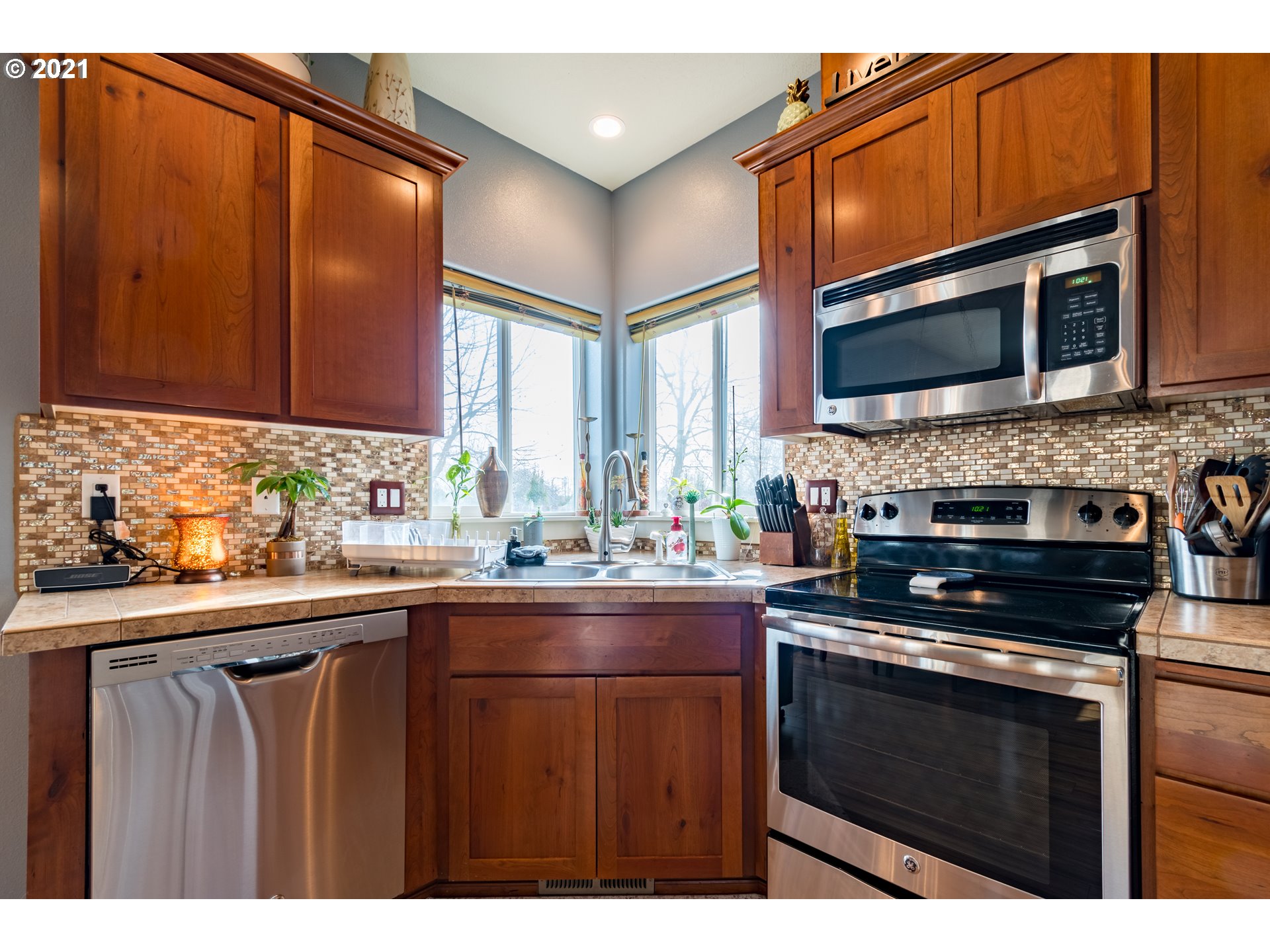 673 Raber Road Eugene, OR 97402 - Photo 6 of 22 Gallery Image 6