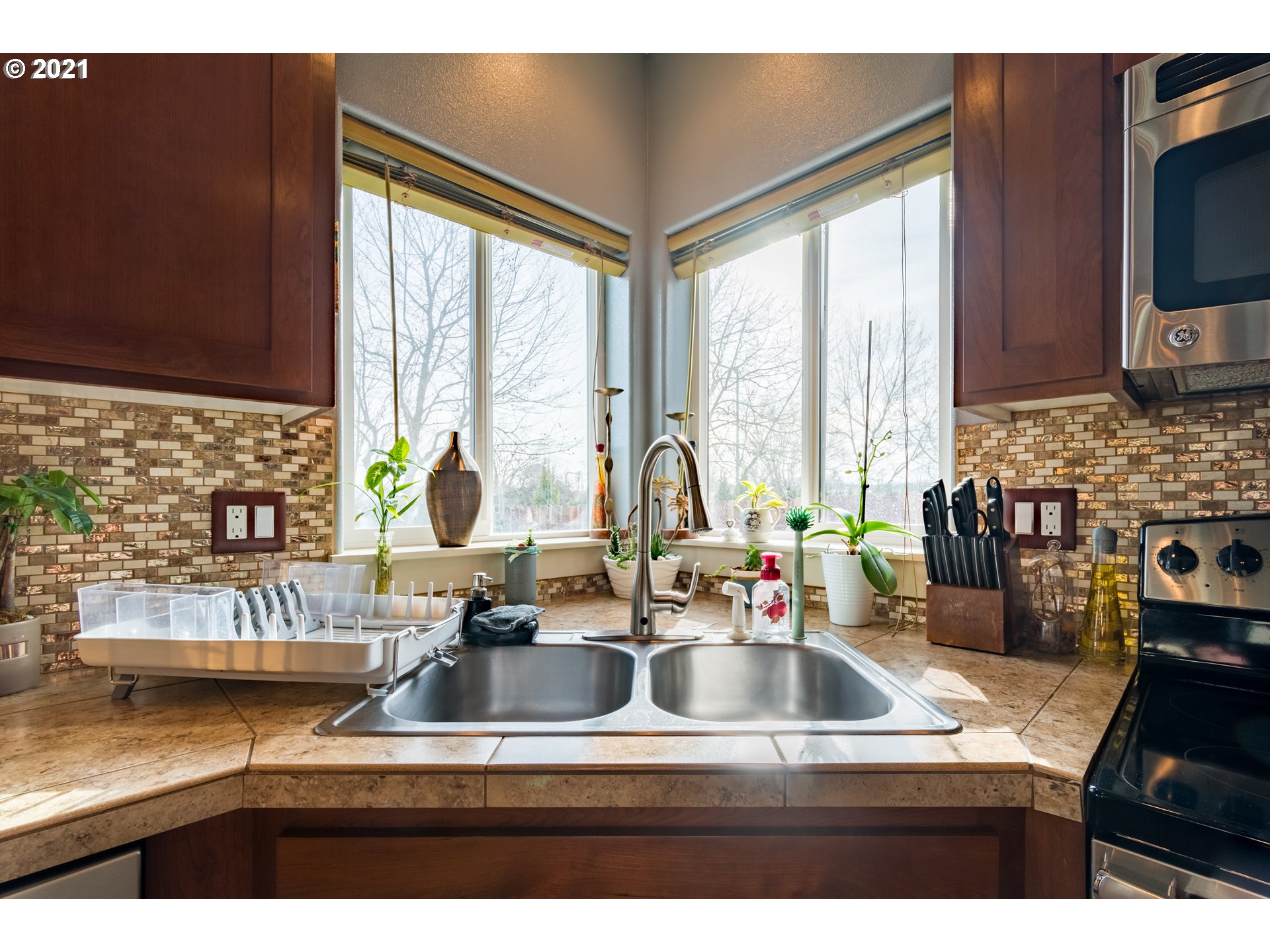 673 Raber Road Eugene, OR 97402 - Photo 7 of 22 Gallery Image 7