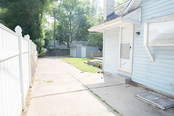 $125,000 | 4641 Weddel Street, Dearborn Heights, MI 48125