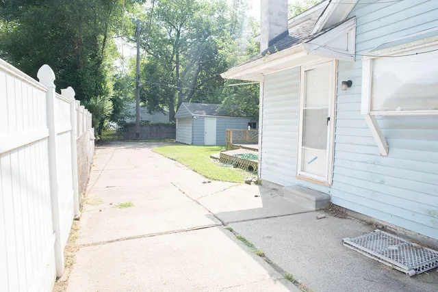 $158,250 | 4641 Weddel Street, Dearborn Heights, MI 48125