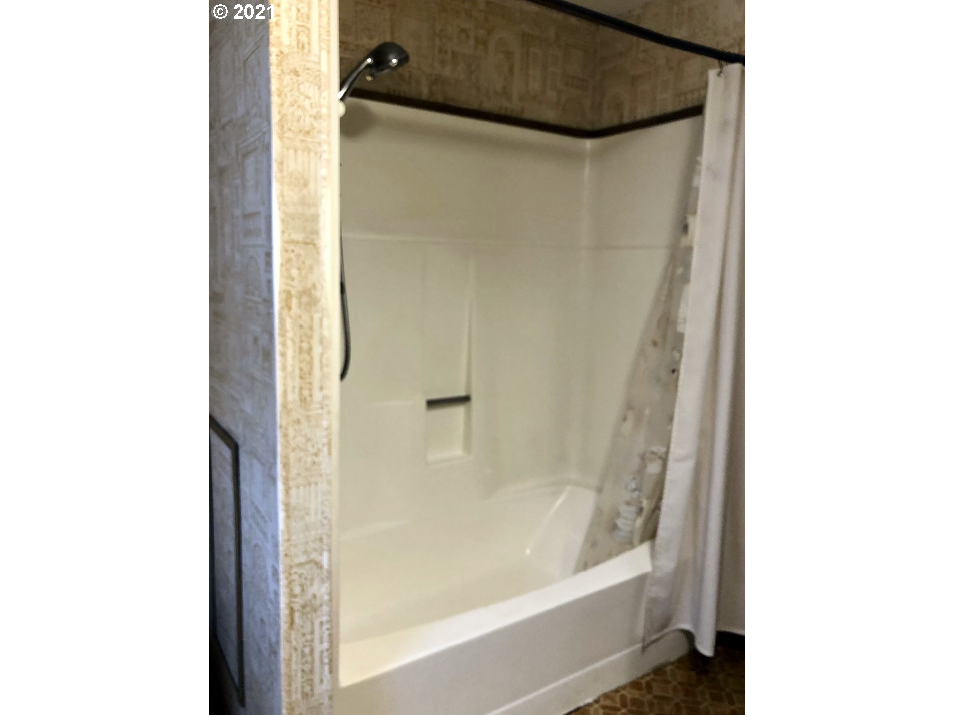 205 South 54th Street, Unit 91 Springfield, OR 97478 - Photo 12 of 18 Gallery Image 12