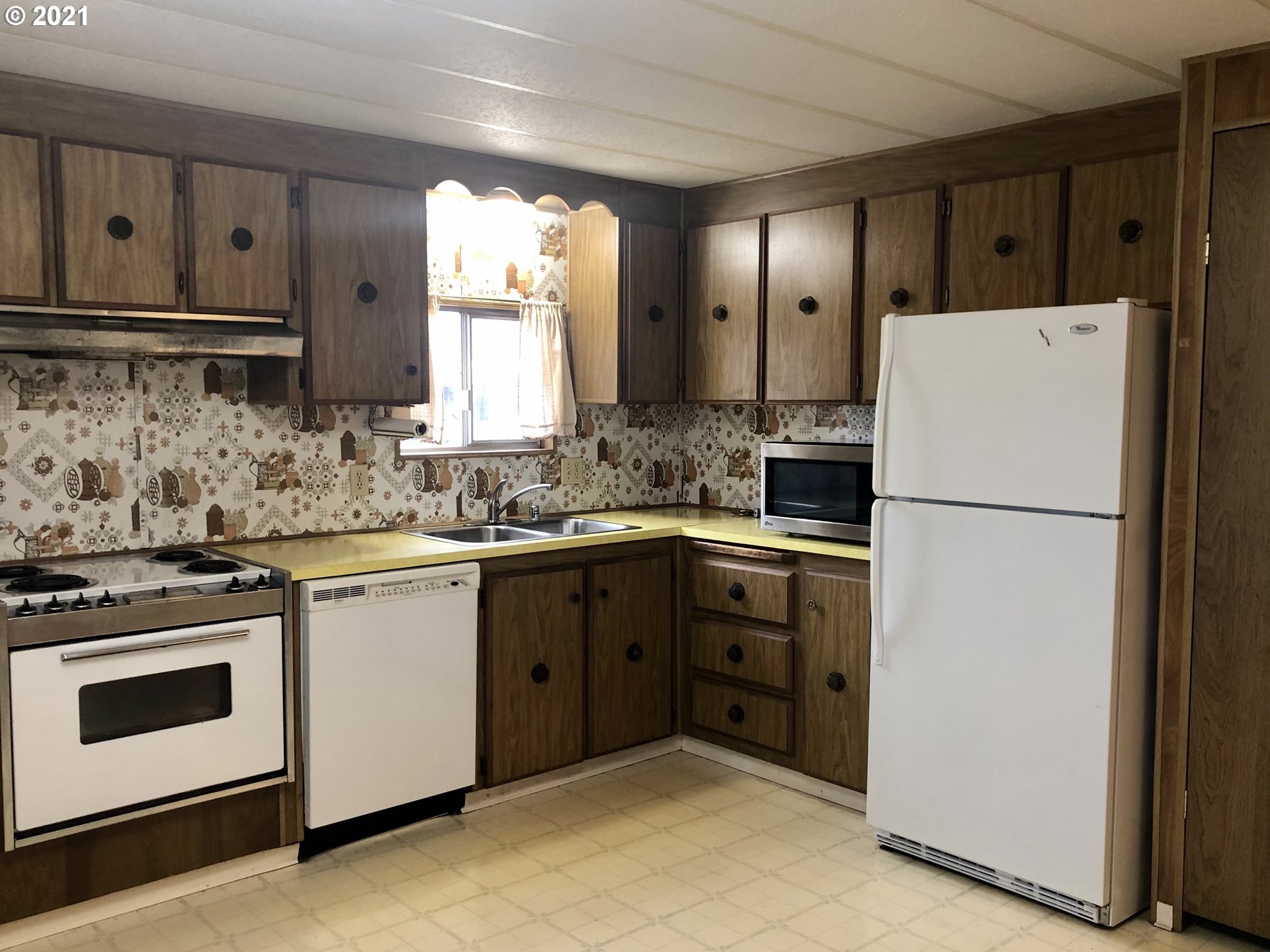 205 South 54th Street, Unit 91 Springfield, OR 97478 - Photo 3 of 18 Gallery Image 3