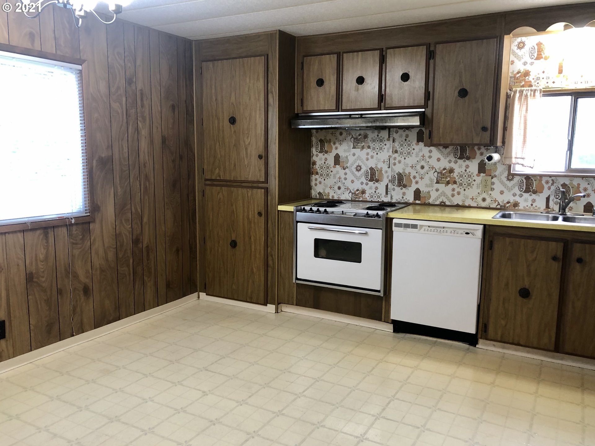 205 South 54th Street, Unit 91 Springfield, OR 97478 - Photo 5 of 18 Gallery Image 5