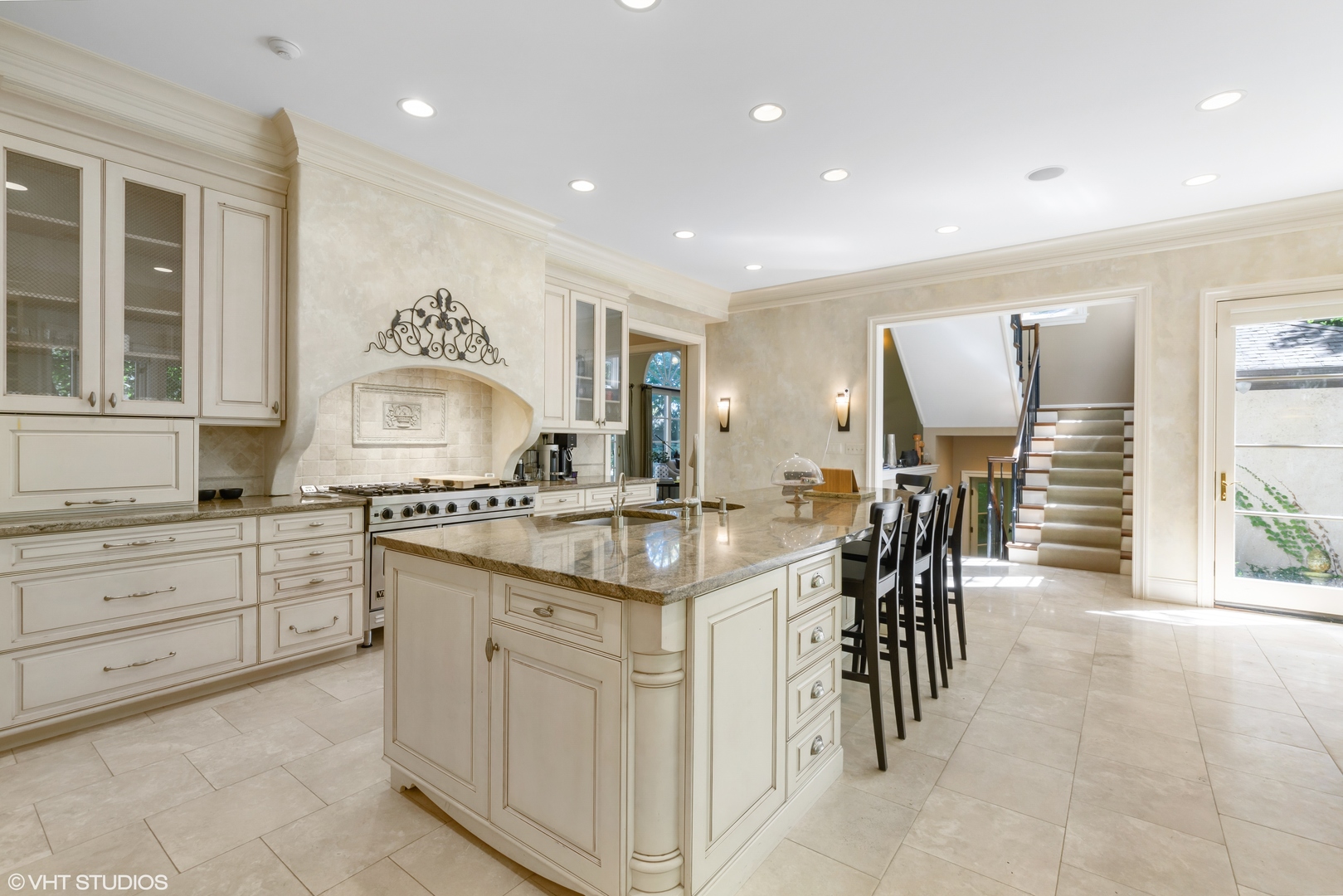 697 Bluff Road Lake Bluff, IL 60044 - Photo 11 of 35