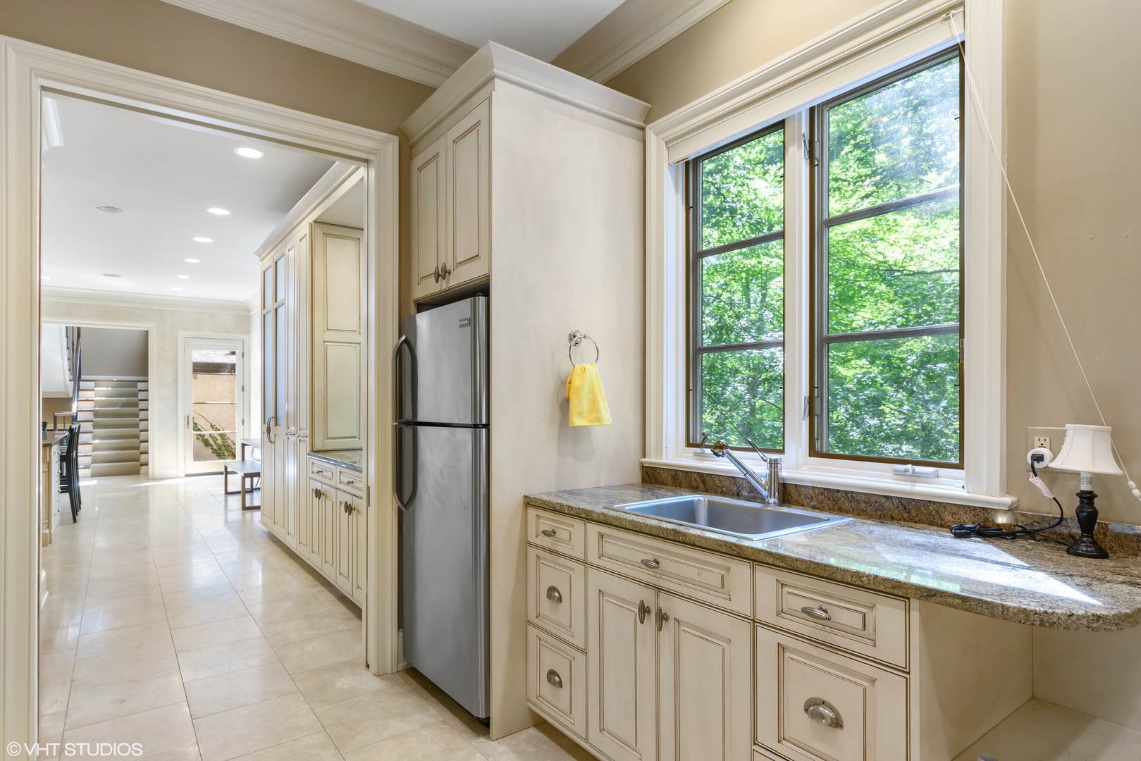 697 Bluff Road Lake Bluff, IL 60044 - Photo 12 of 35