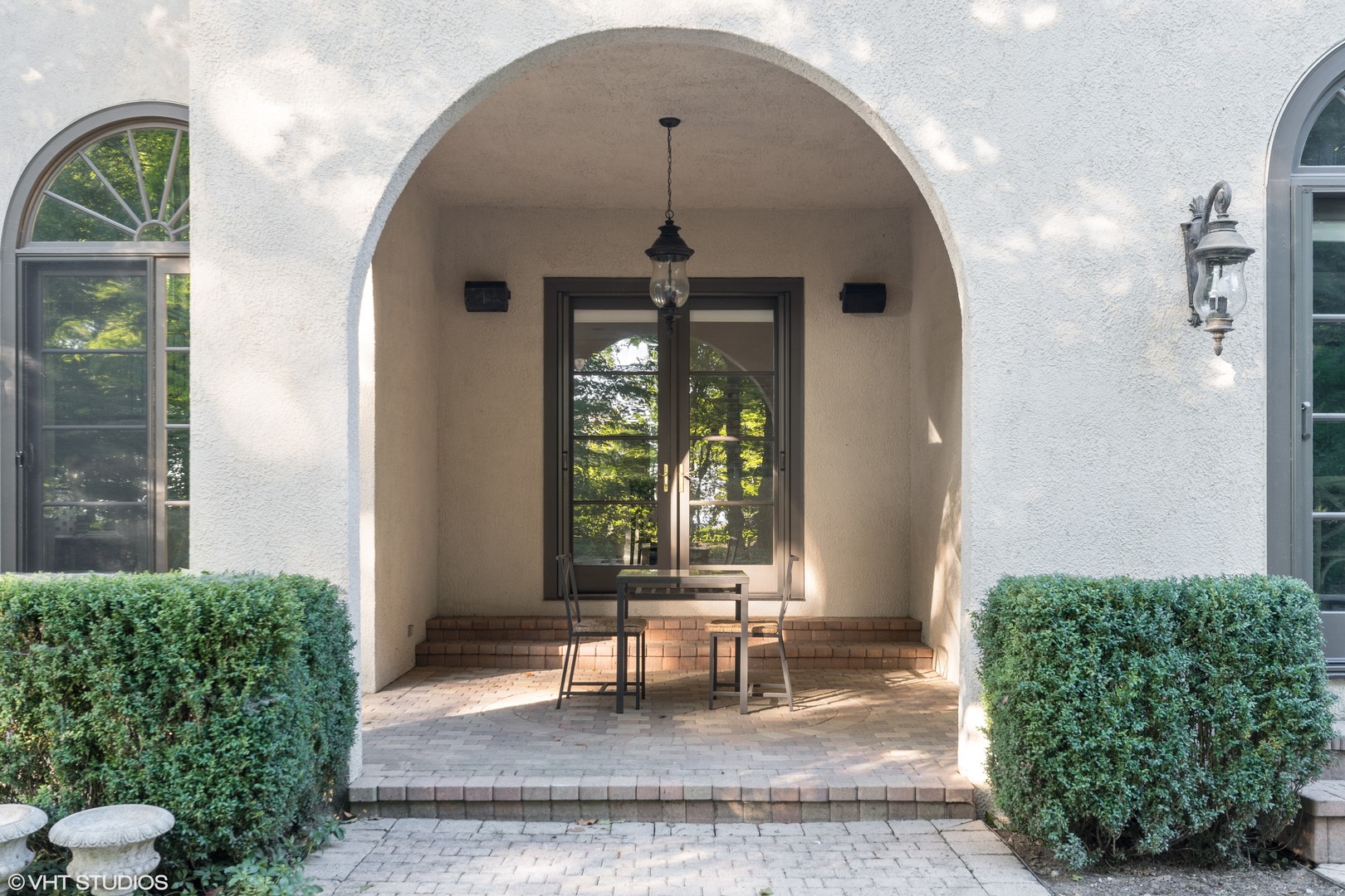 697 Bluff Road Lake Bluff, IL 60044 - Photo 3 of 35