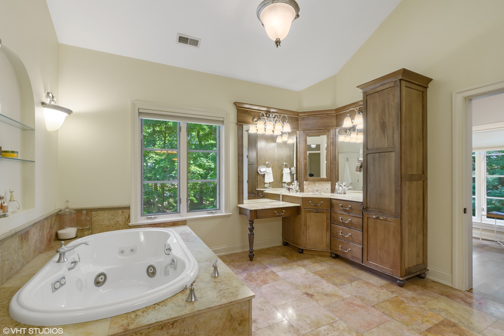 697 Bluff Road Lake Bluff, IL 60044 - Photo 21 of 35