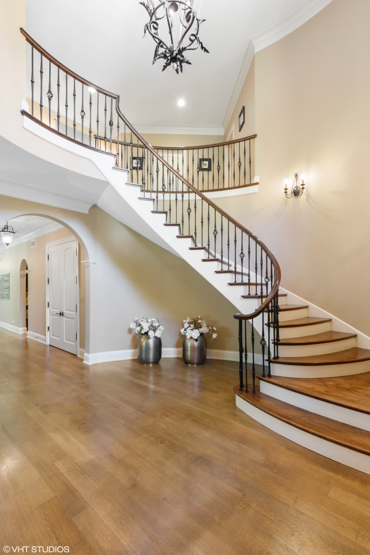 697 Bluff Road Lake Bluff, IL 60044 - Photo 4 of 35