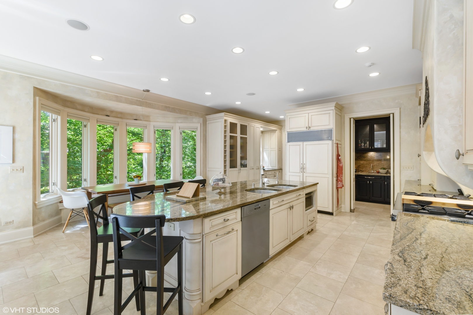 697 Bluff Road Lake Bluff, IL 60044 - Photo 9 of 35