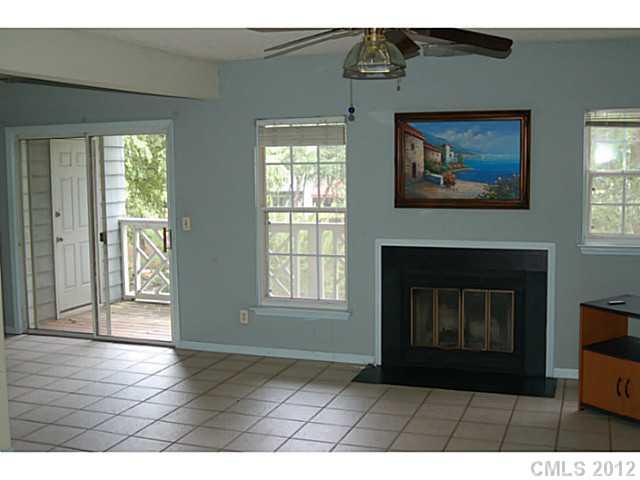 19835 Henderson Road, Unit J Cornelius, NC 28031 - Photo 4 of 12 Gallery Image 4