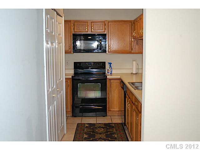 19835 Henderson Road, Unit J Cornelius, NC 28031 - Photo 5 of 12 Gallery Image 5