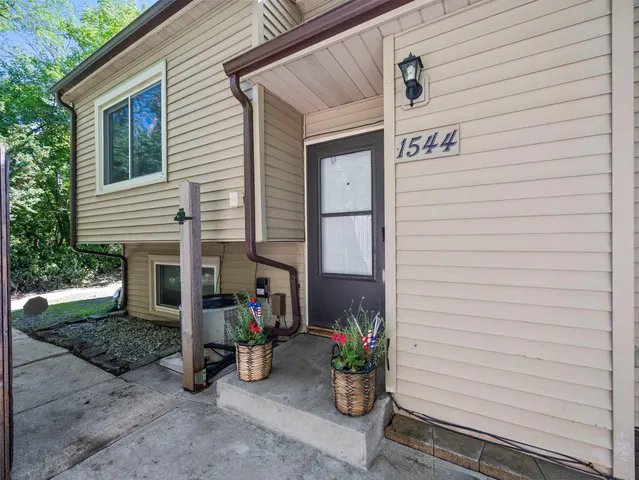 $257,900 | 1544 Greenwood Court North, Eagan, MN 55122