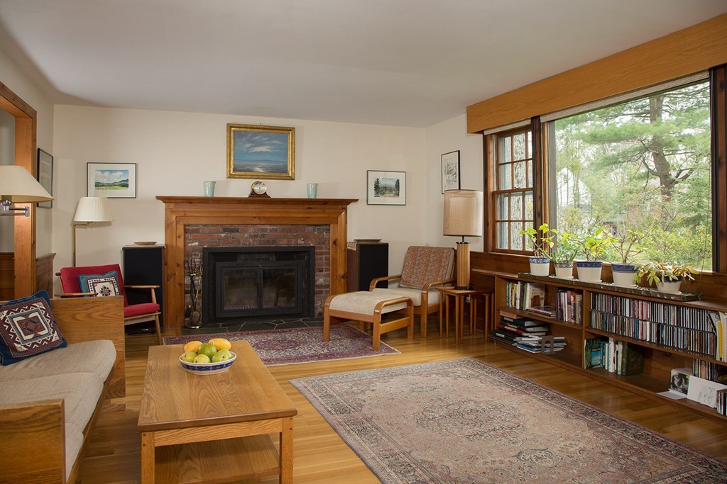 17 Maurice Road Wellesley, MA 02482 - Photo 2 of 9