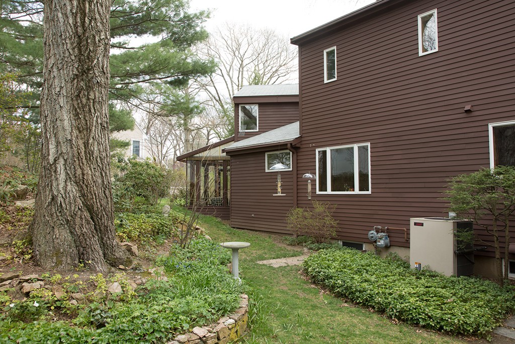 17 Maurice Road Wellesley, MA 02482 - Photo 6 of 9