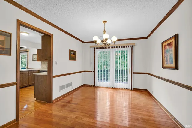 $299,900 | 613 Berry Court, Evansville, IN 47710