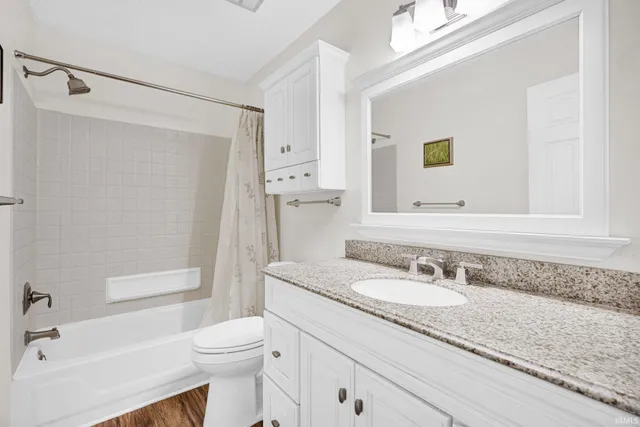 $299,900 | 613 Berry Court, Evansville, IN 47710