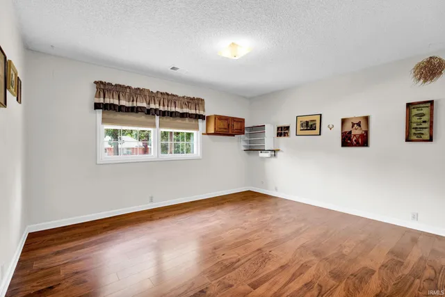 $299,900 | 613 Berry Court, Evansville, IN 47710