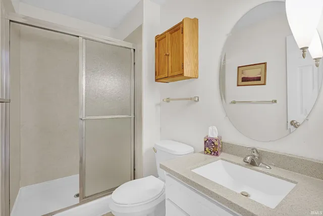 $299,900 | 613 Berry Court, Evansville, IN 47710