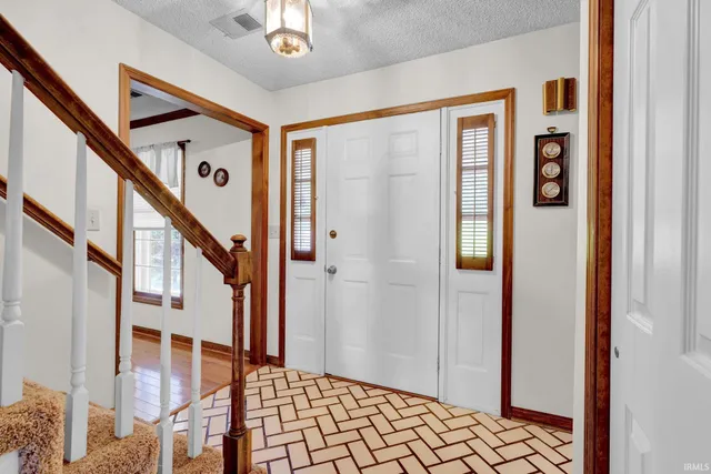 $299,900 | 613 Berry Court, Evansville, IN 47710