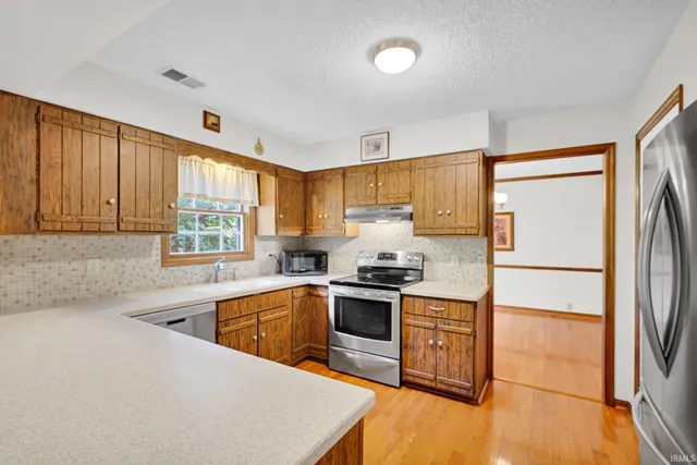 $299,900 | 613 Berry Court, Evansville, IN 47710