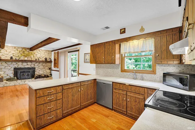 $299,900 | 613 Berry Court, Evansville, IN 47710