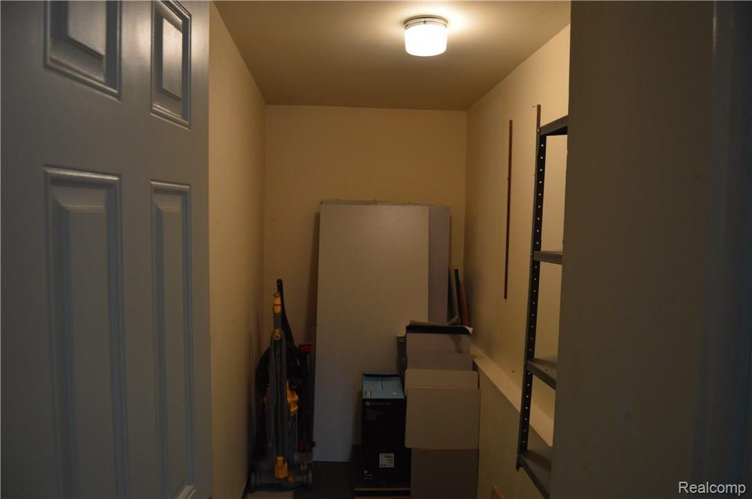 47300 Roland Street Utica, MI 48317 - Photo 28 of 36 DSC_0526.JPG