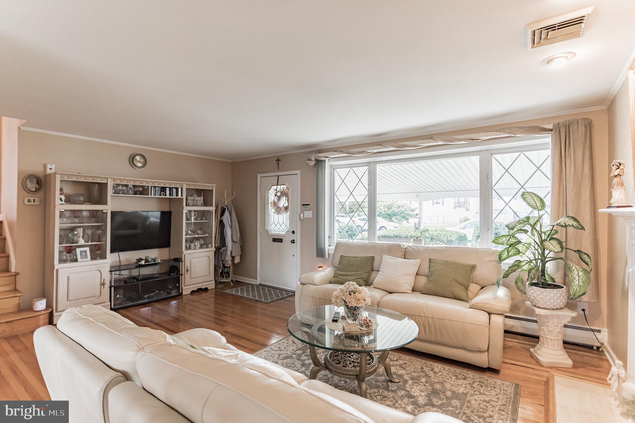 10127 Proctor Road Philadelphia, PA 19116 - Photo 5 of 30 Gallery Image 5