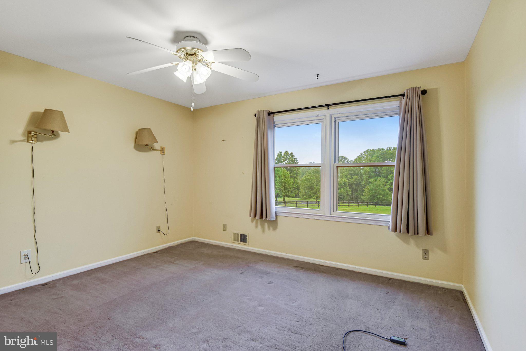 7961 Leeds Manor Road Marshall, VA 20115 - Photo 19 of 40 a view of an empty room with a window